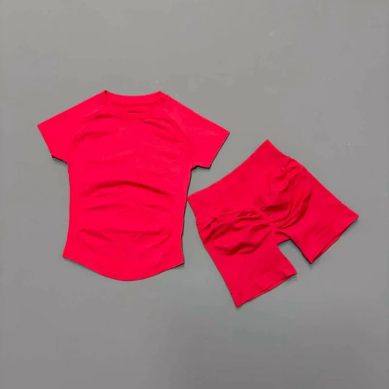 Conjunto Deportivo para Mujer de 2 piezas - Top Deportivo y Calza Corta de Compresión