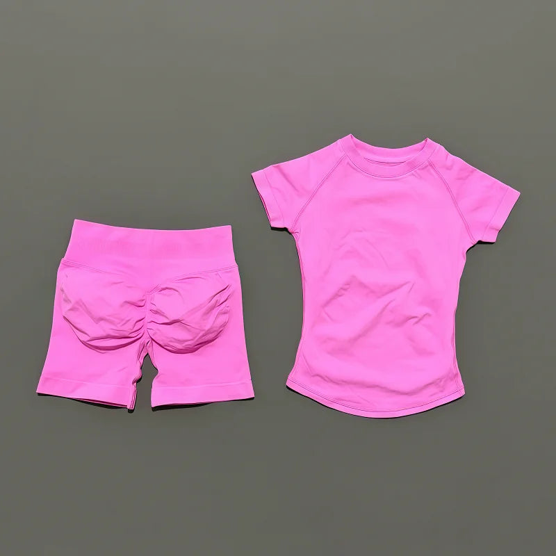 Conjunto Deportivo para Mujer de 2 piezas - Top Deportivo y Calza Corta de Compresión