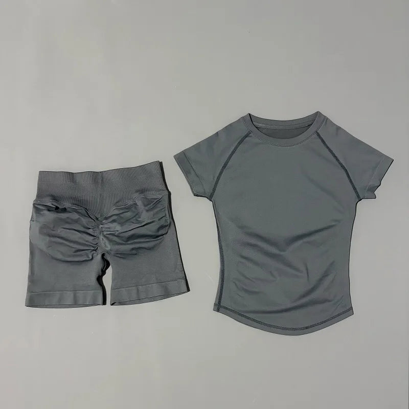 Conjunto Deportivo para Mujer de 2 piezas - Top Deportivo y Calza Corta de Compresión