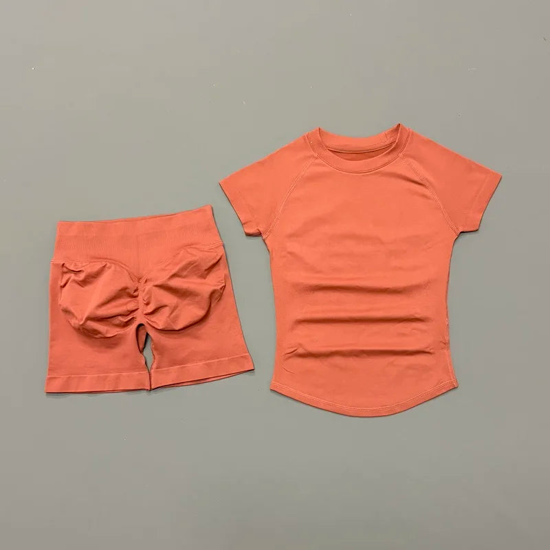Conjunto Deportivo para Mujer de 2 piezas - Top Deportivo y Calza Corta de Compresión
