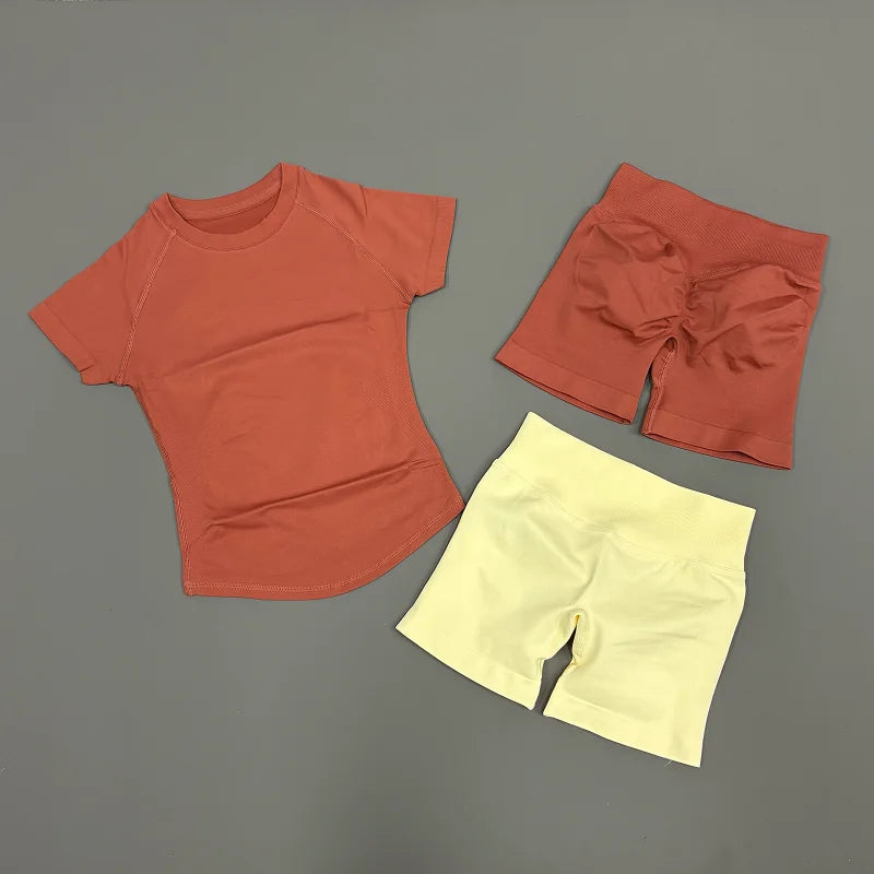 Conjunto Deportivo para Mujer de 2 piezas - Top Deportivo y Calza Corta de Compresión